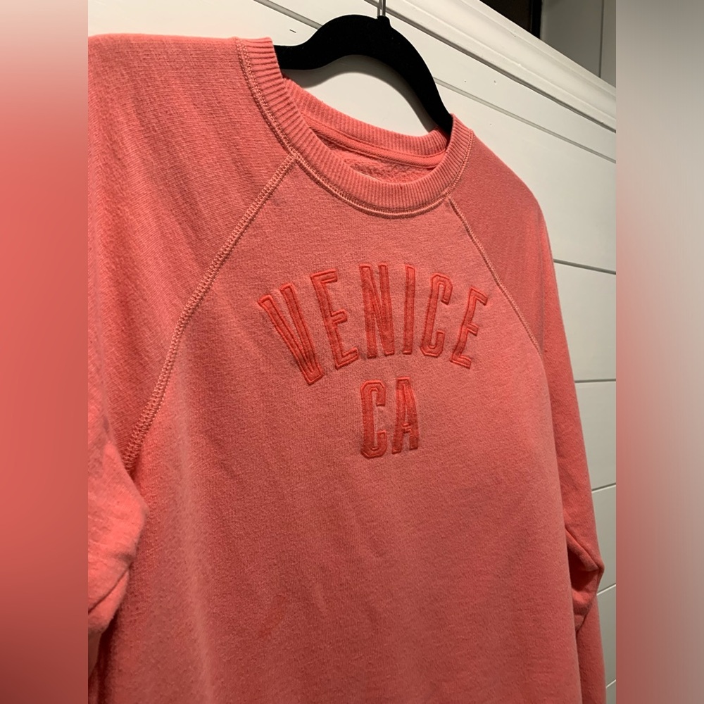 American Eagle, xsmall coral, Venice CA sweatshirt - Picture 4 of 7